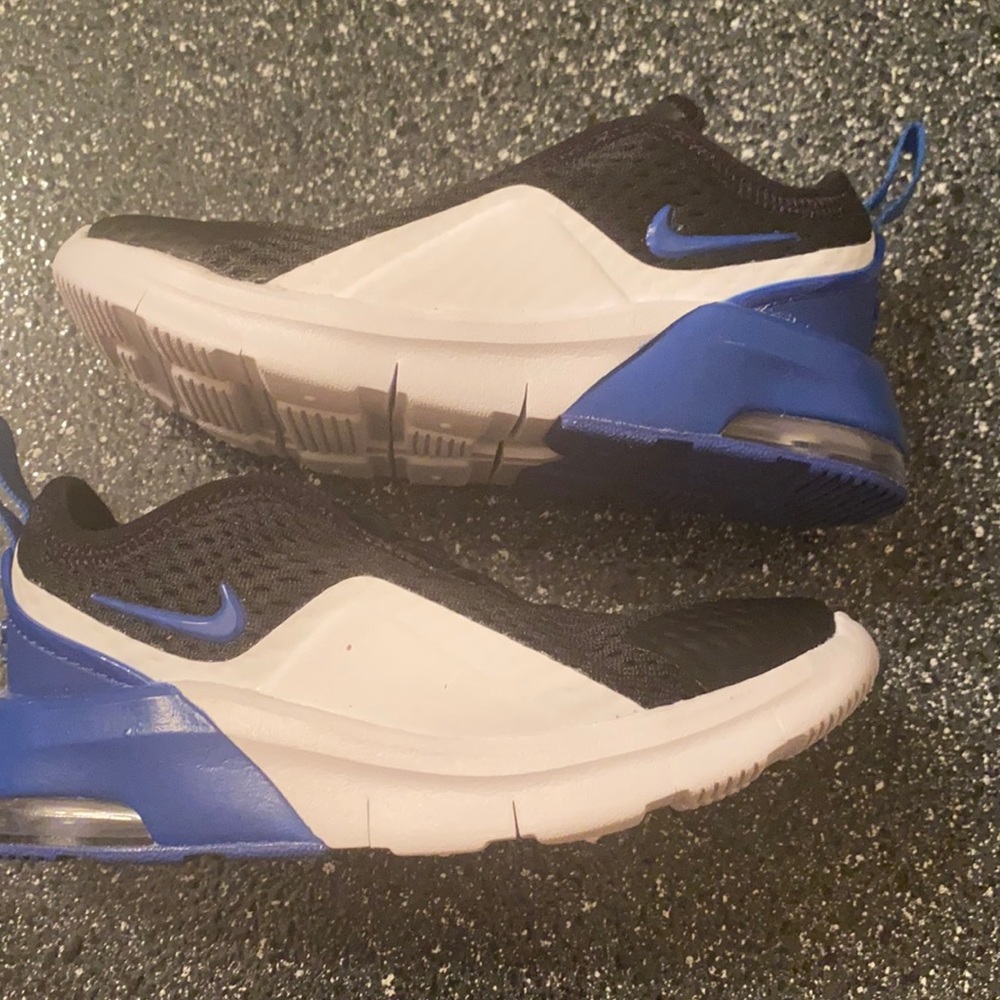 Size 6.5c Nike shoe